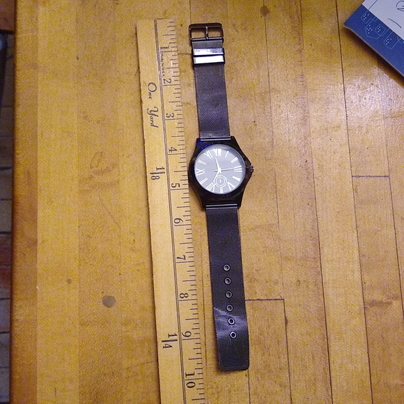 Stylish Man Watch - Picture 8 of 10